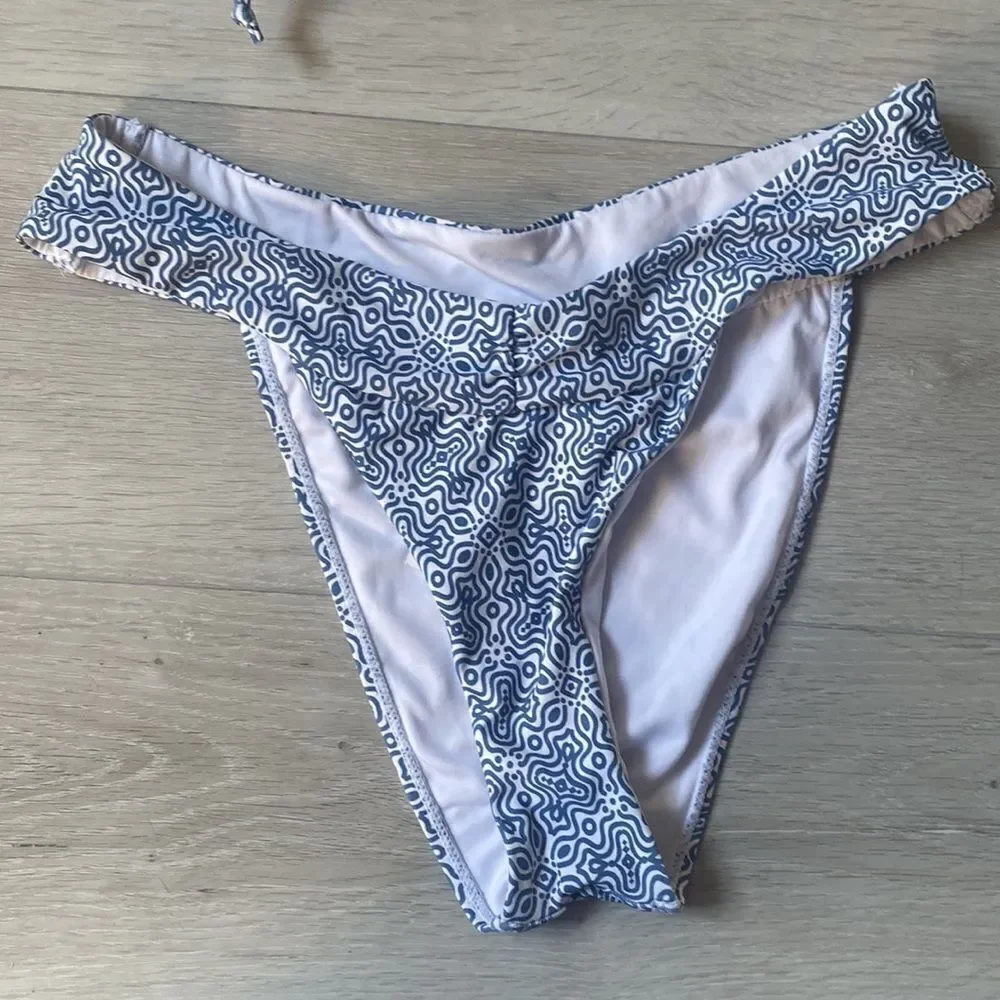 Her.Own Sierra Swim Top Tie Back XL Quin Bottom M Bikini Set Tile Blue/White NWT
